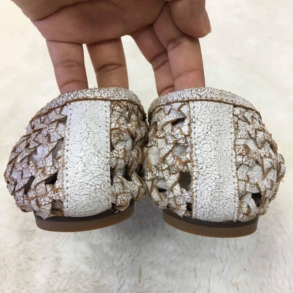 Australia Luxe Collection Flats Size 7
